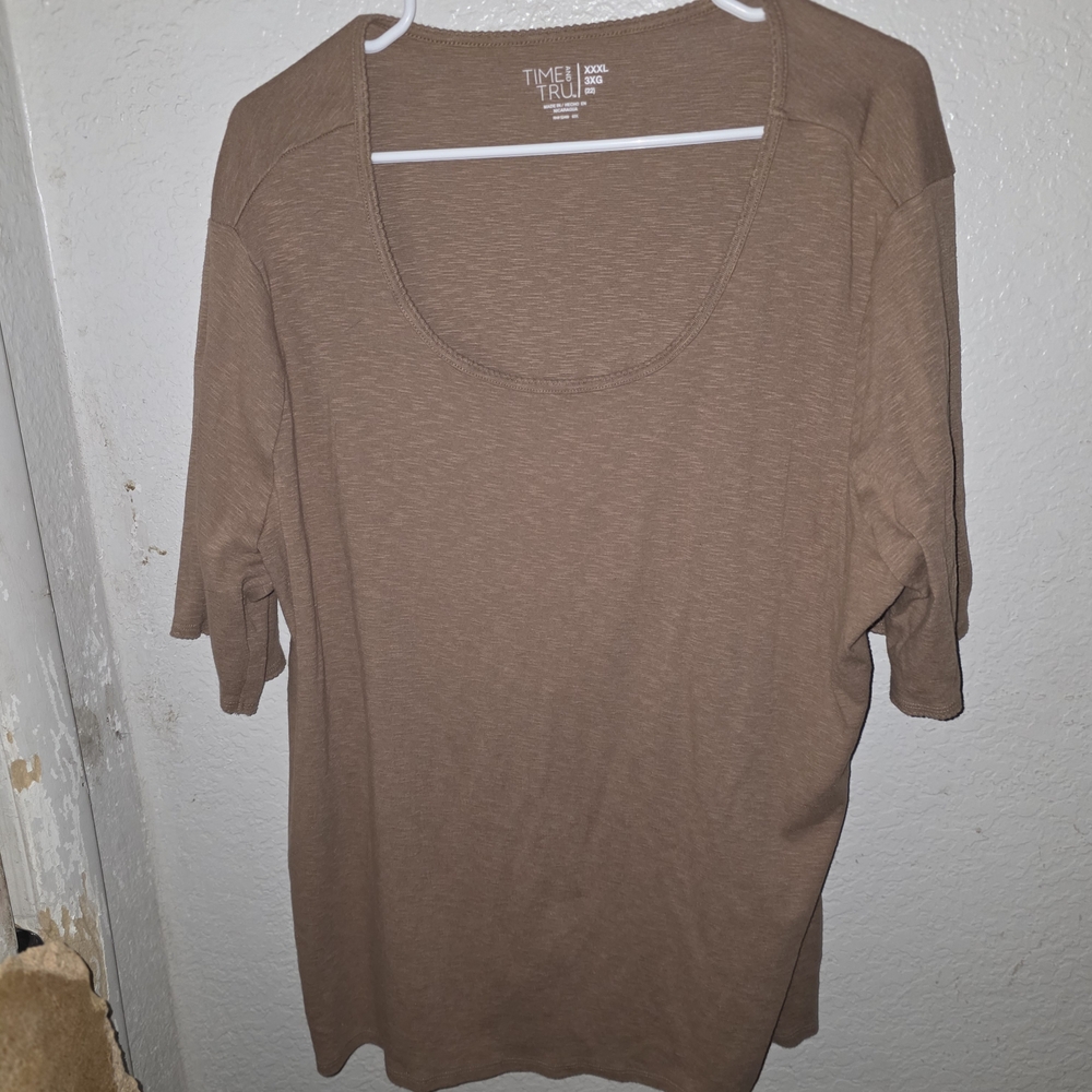 Time and Tru Women's Tan Short Sleeve Tee